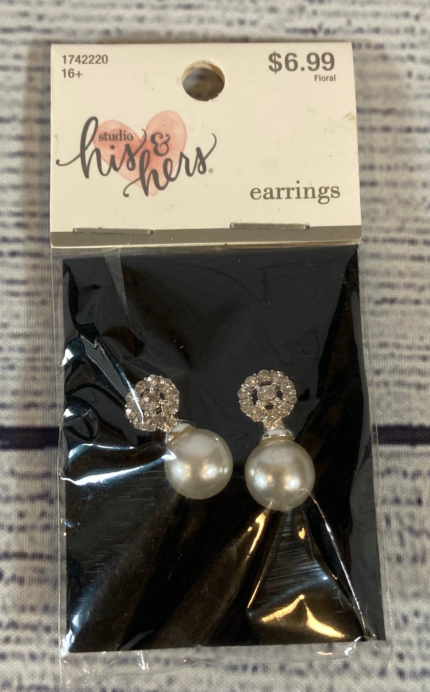 Studio his & hers- Earrings Rhinestone Silver & Pearls