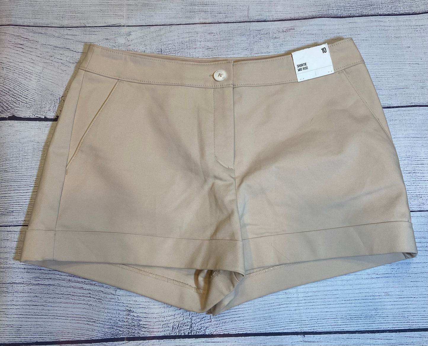 Express Khaki Shortie Mid Rise Shorts Women size 10 NWT