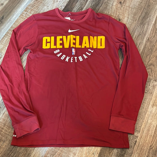 NBA NIKE Cleveland Cavaliers red Long Sleeve Shirt Adult size medium