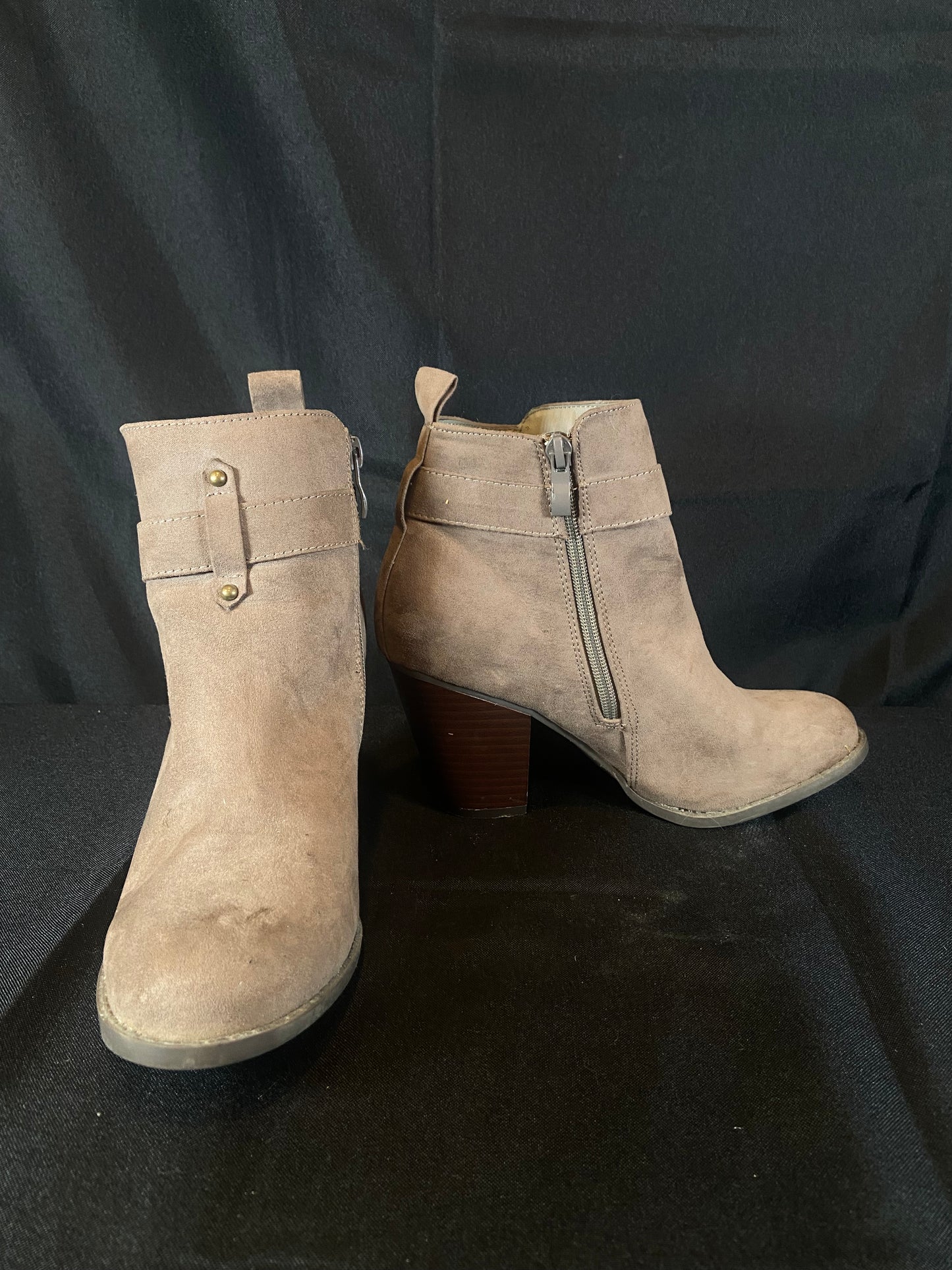 Diba Gray Suede Short Heel Boots Women size 7.5M