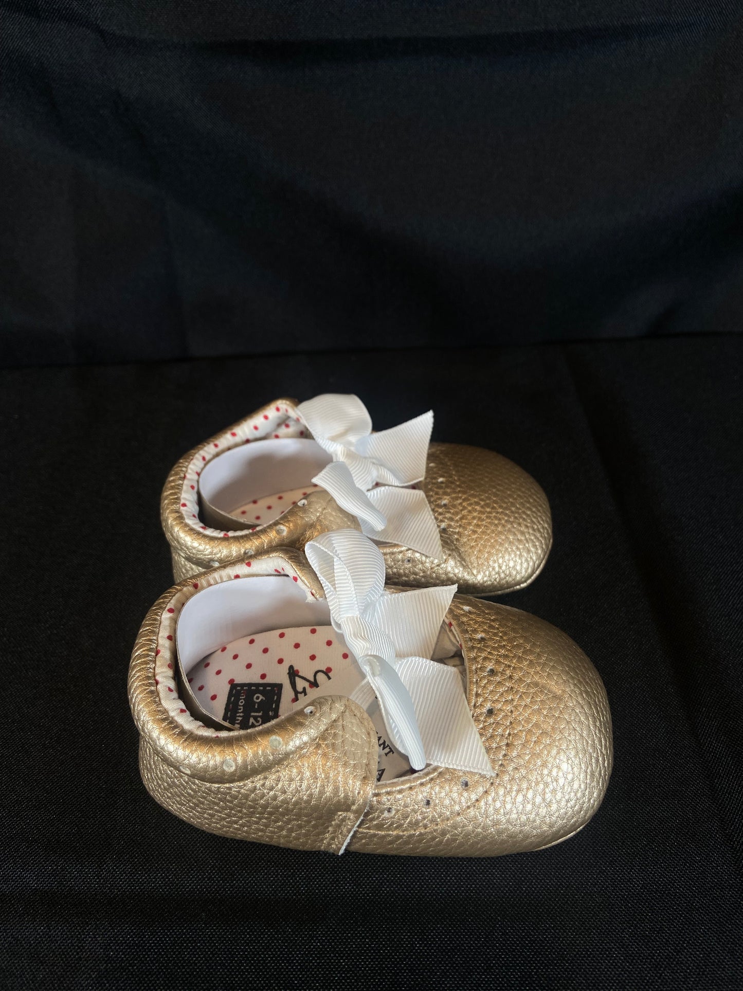 Gold Cloth Toddler shoes with white bow NWT size 12 months