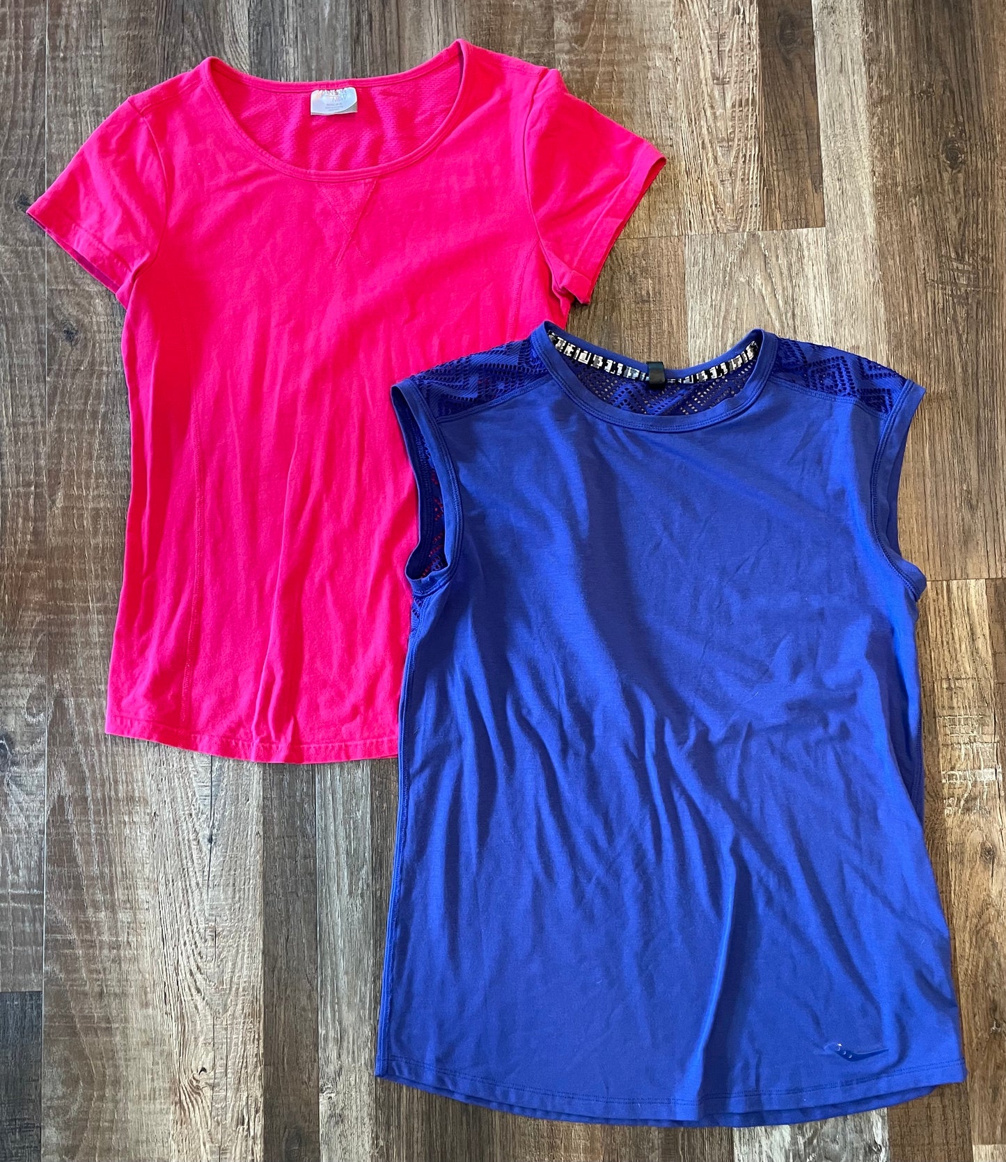 Lot of 2- Active Short Sleeve Shirts Saucony & Danskin Womens size Small