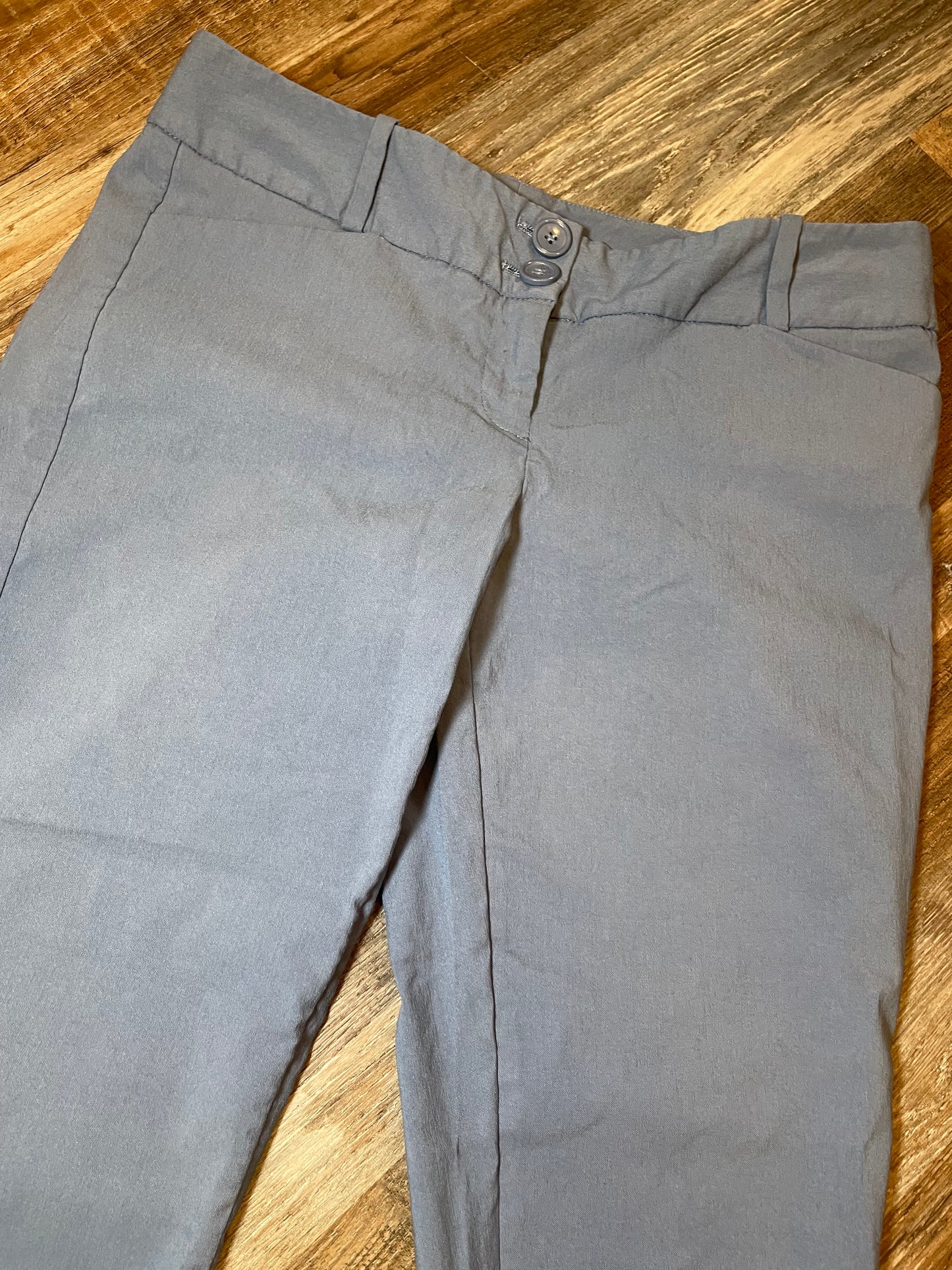 The Limited Exact Stretch Dusty Blue Dress Capri Pants womens size 8