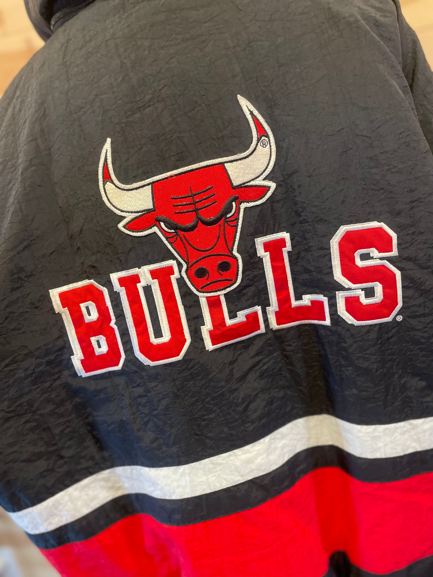 Chicago Bulls APEX Retro Embroidered RARE Adult Coat Size XLarge