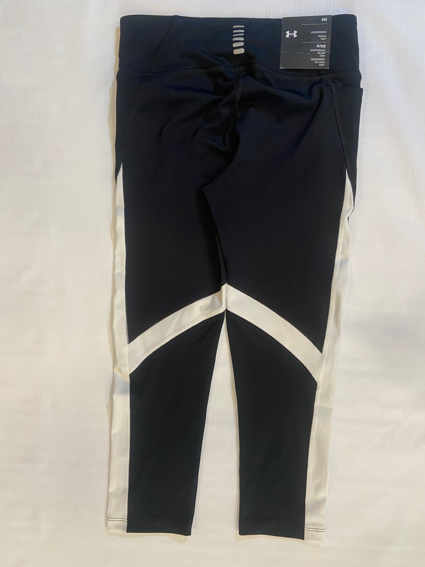 Under Armour Womens Black Compression Capri Pants Size Small NWT