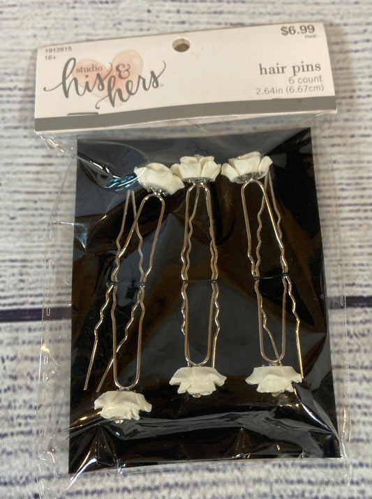 Studio his & hers- Hair Pins White Flowers 6ct