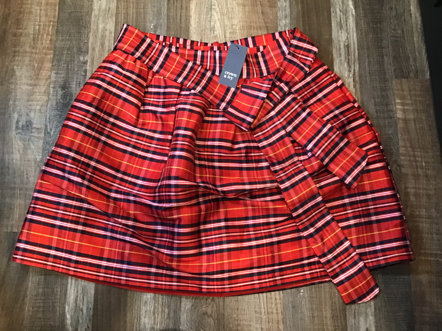 Crown & Ivy Plaid Wrap Around Skirt Womens size 6 NWT Retails $59.50