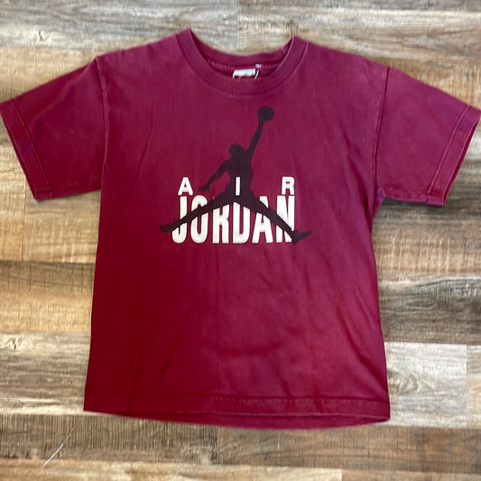 NIKE JORDAN red large logo boys short sleeve shirt size Small