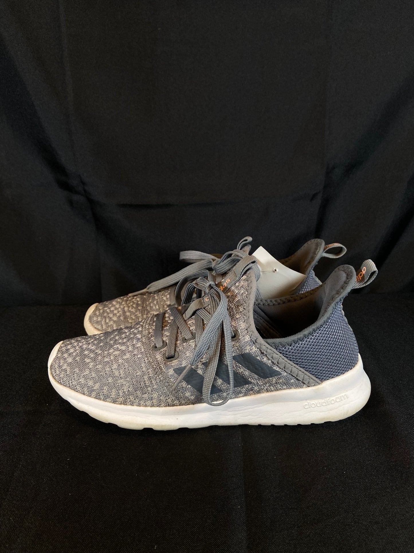 Adidas Cloud Foam Sneakers Womens grey & white size 6