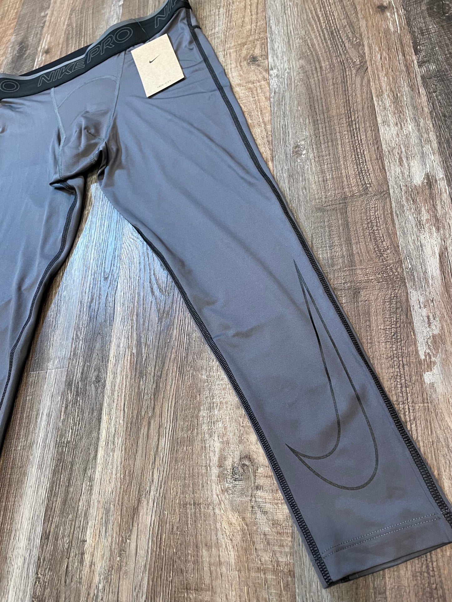 Nike NWT Tight Fit Compression Leggings Grey Retail $32 Mens size Small