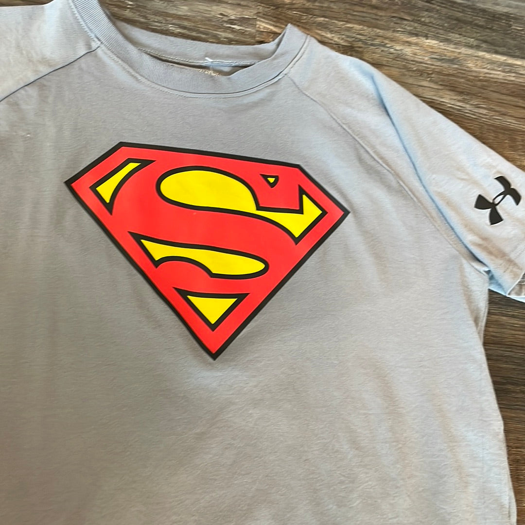 Under Armour Superman Grey Short Sleeve Shirt boys size Large