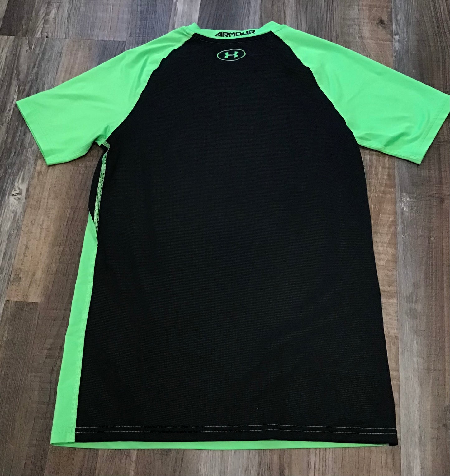 Under Armour Men’s Short Sleeve Shirt Heat Gear Green & Black Mens size Small