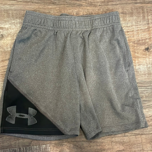 Under Armour boys athletic shorts grey w/ black boys youth size 4