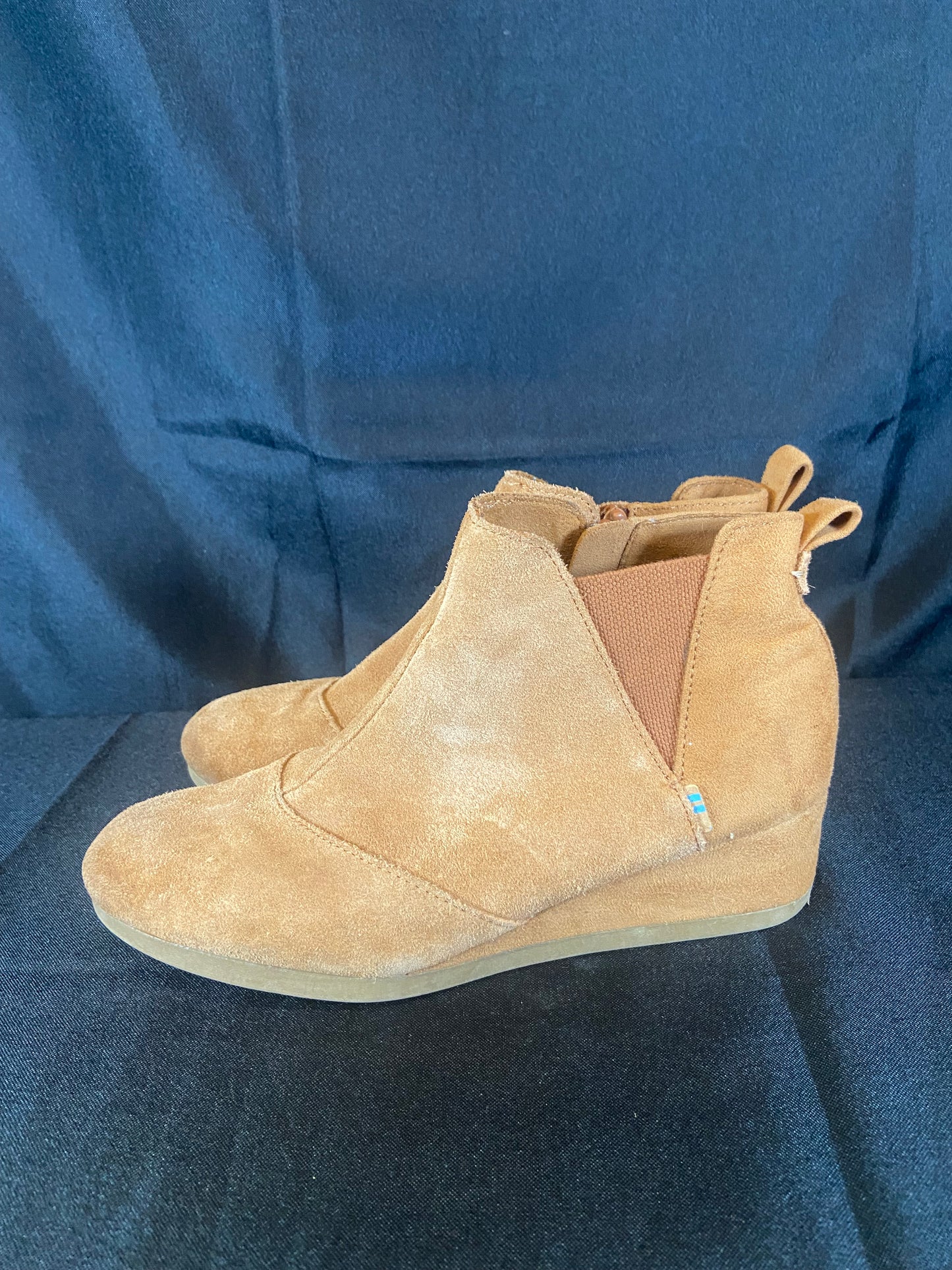 TOMS Tan Short Wedge Boot Girls size 5