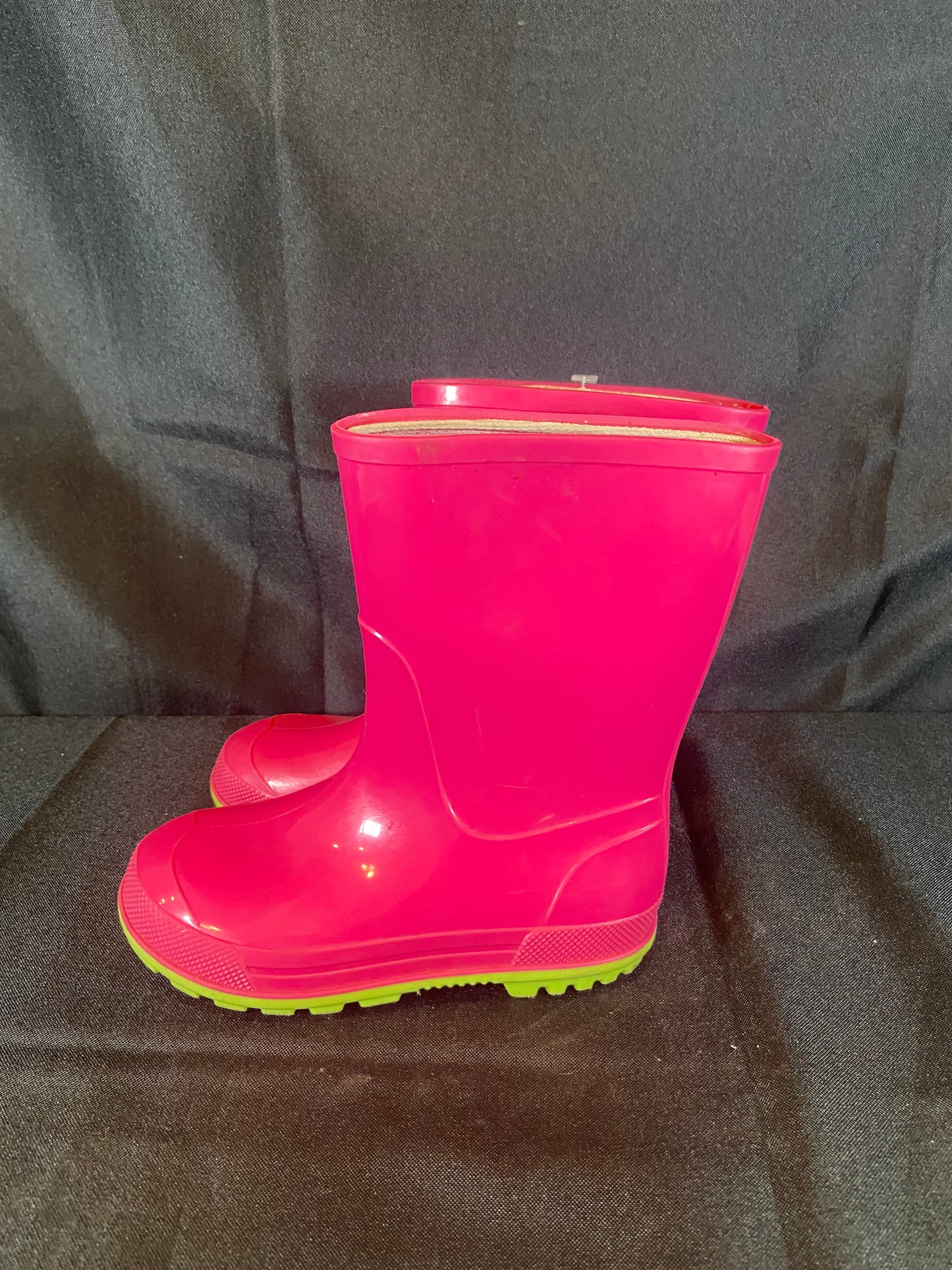 Neon pink Girls rain boots with green bottoms Size 9-10