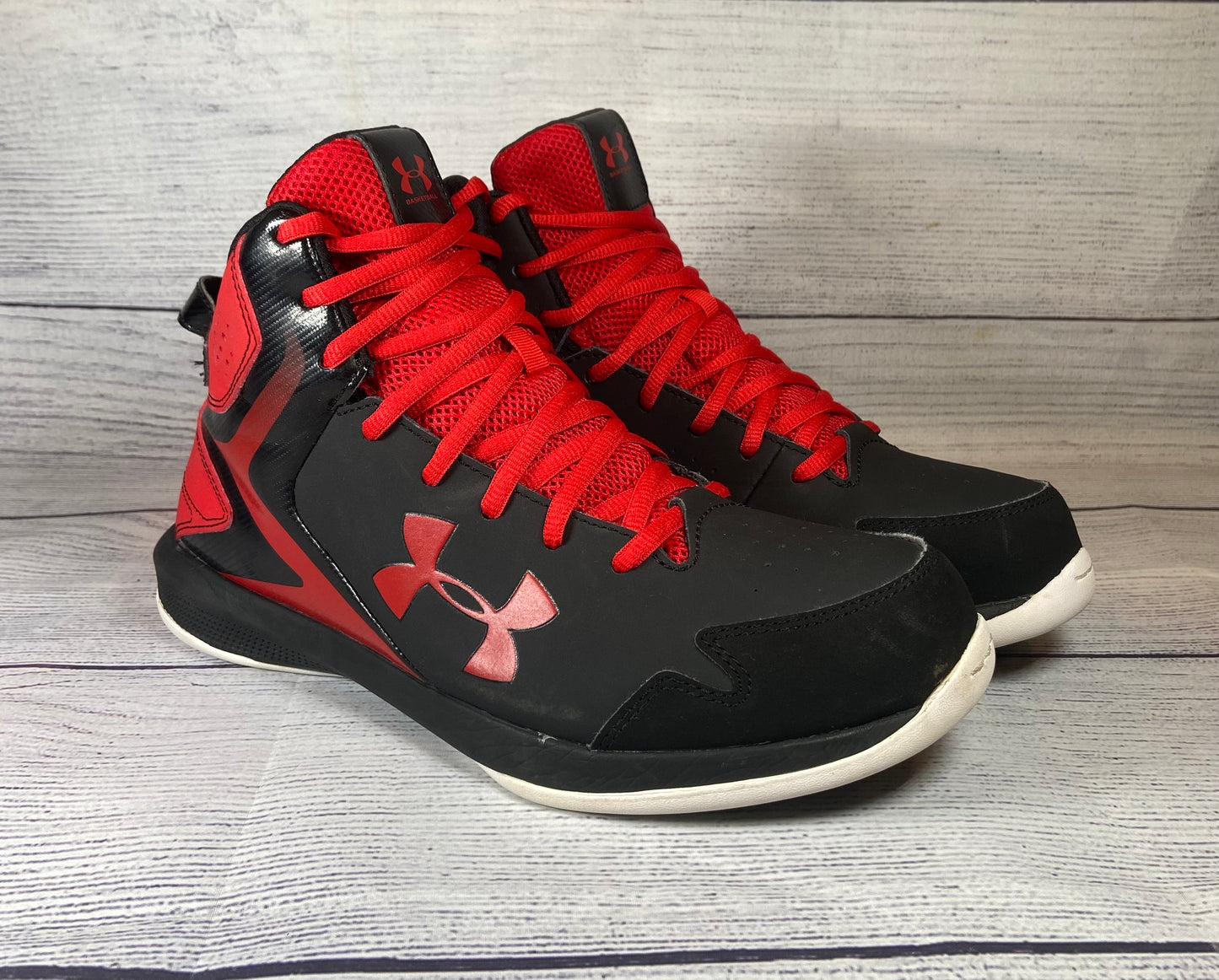 Under Armour High Top Black/Red Basketball Athletic Shoes Men size 7.5 NWOB