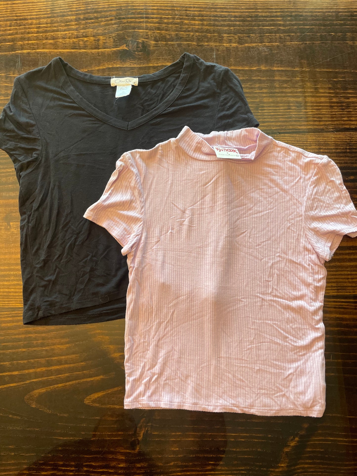 Lot of 2- Crop Tops American Eagle & Olivia Rae Women size XSmall