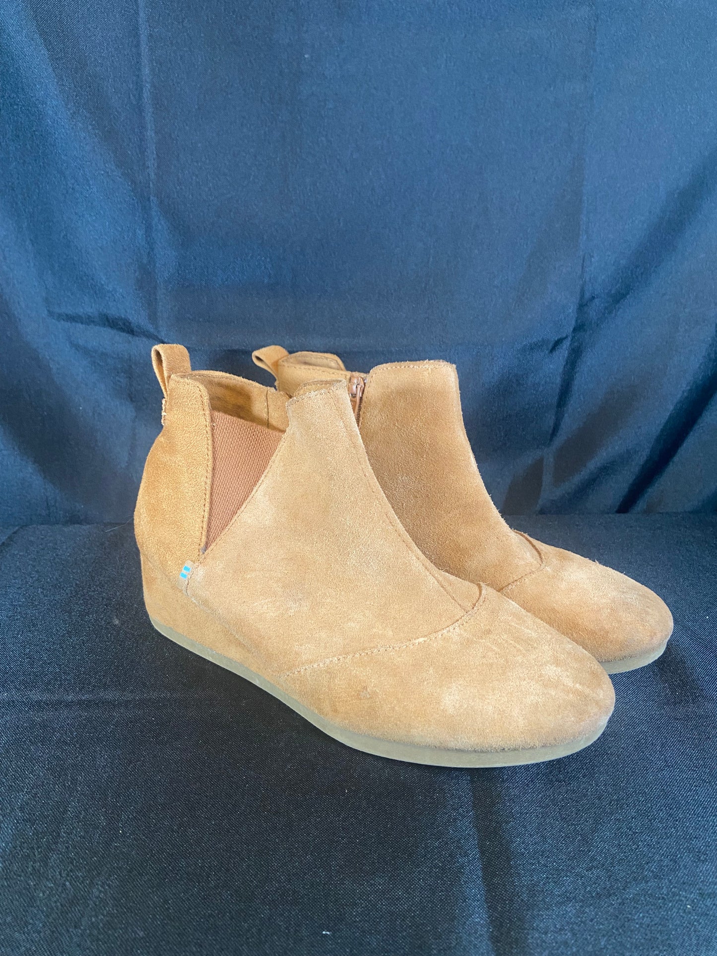 TOMS Tan Short Wedge Boot Girls size 5