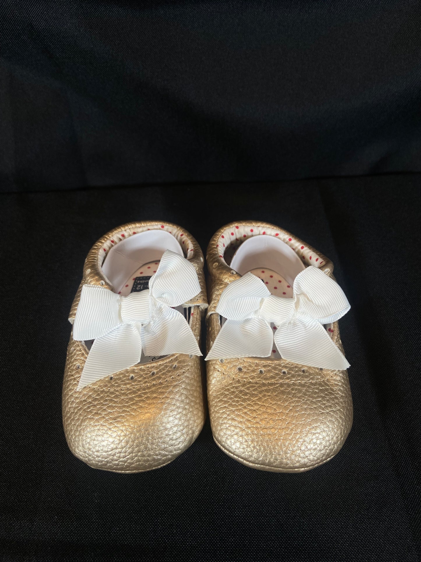 Gold cloth toddler shoes with white bow NWOT         size 18 months