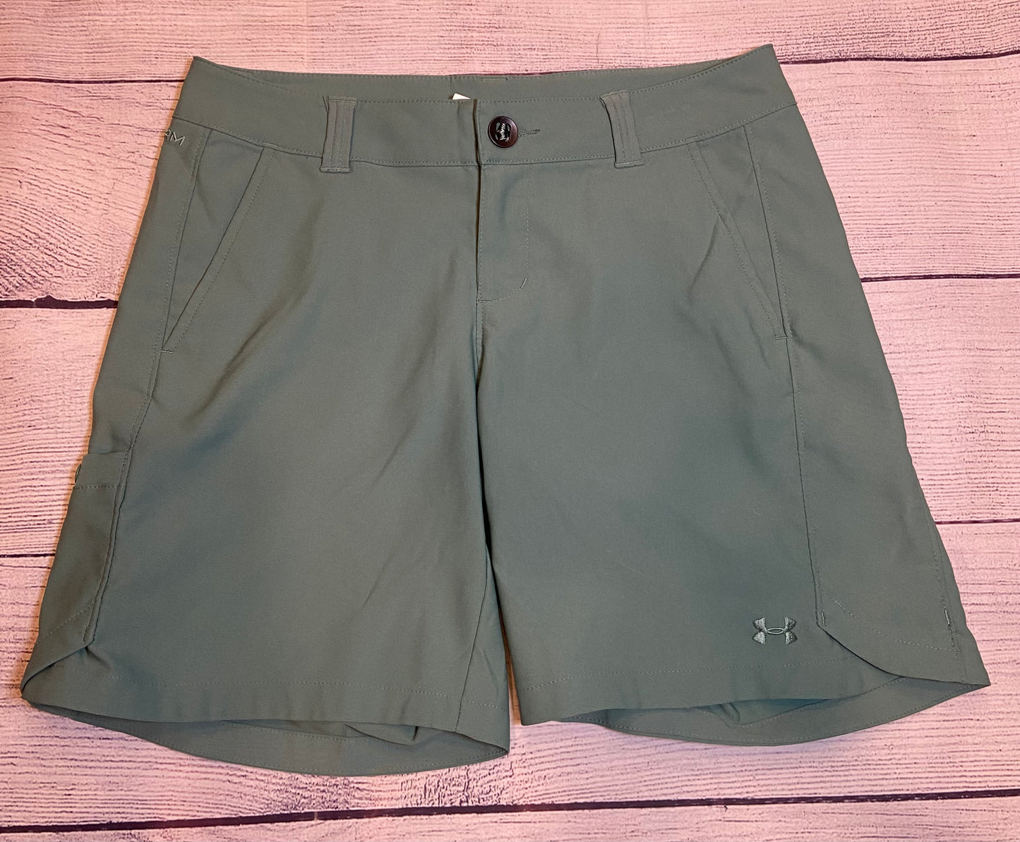 Under Armour Storm Green Fitted Shorts Womens size 6