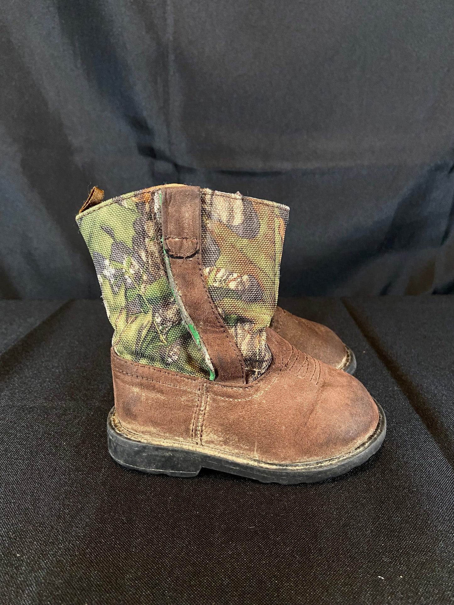 Mossy Oak Camo & Suede Brown Baby Boot size 4