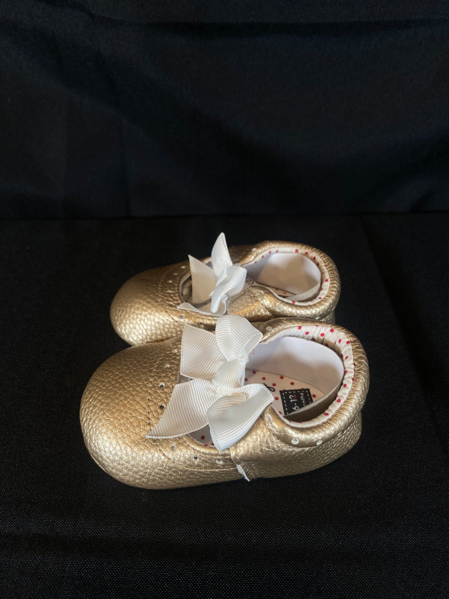 Gold Cloth Toddler shoes with white bow NWT size 12 months