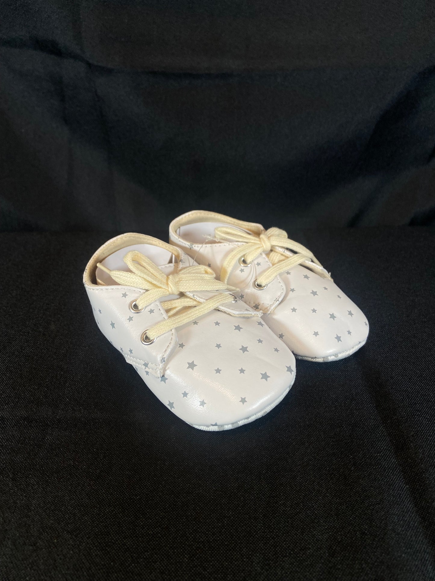 White Toddler Leather like Shoes with Gray Stars size 9-12 months NWT