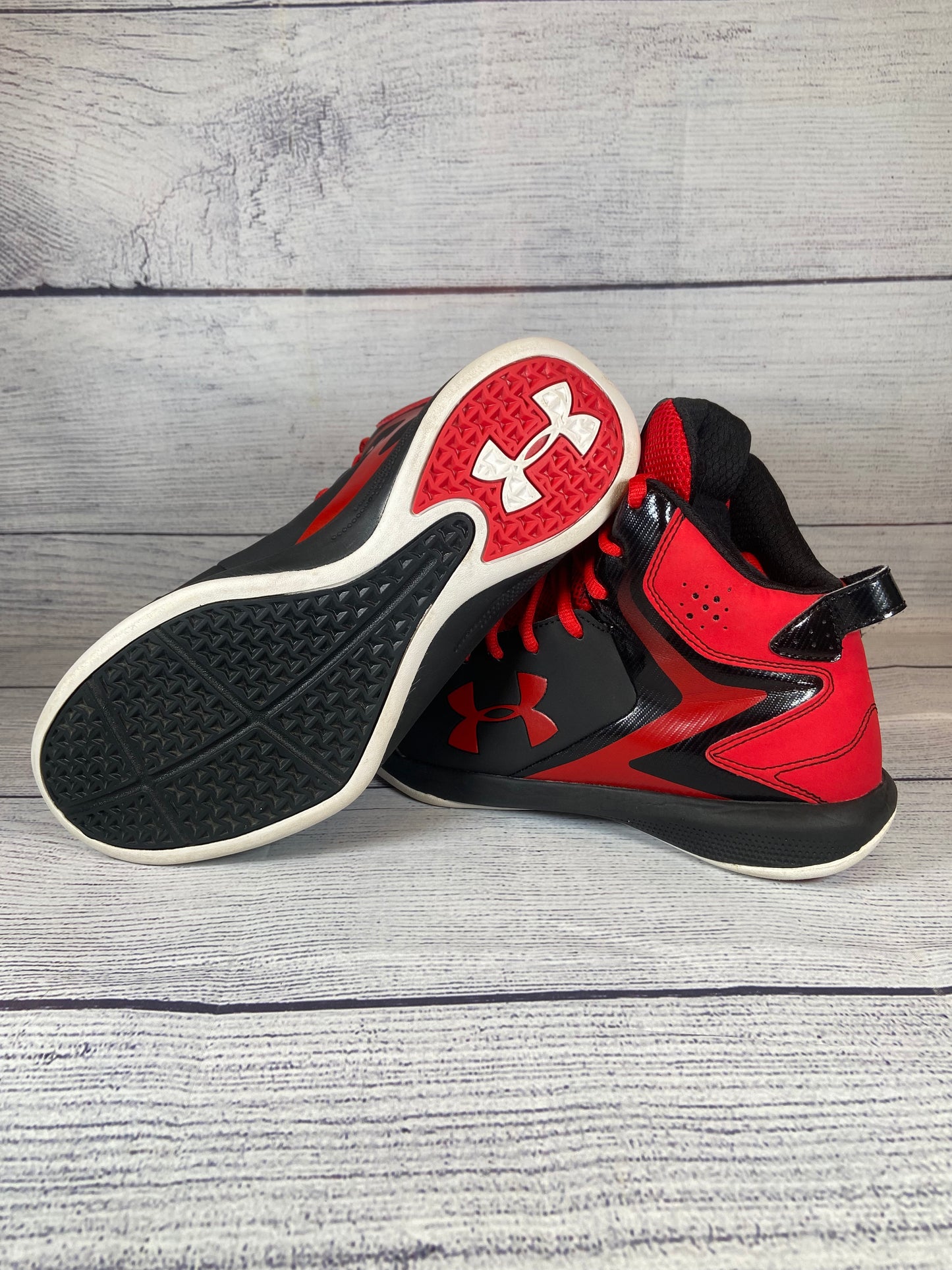 Under Armour High Top Black/Red Basketball Athletic Shoes Men size 7.5 NWOB