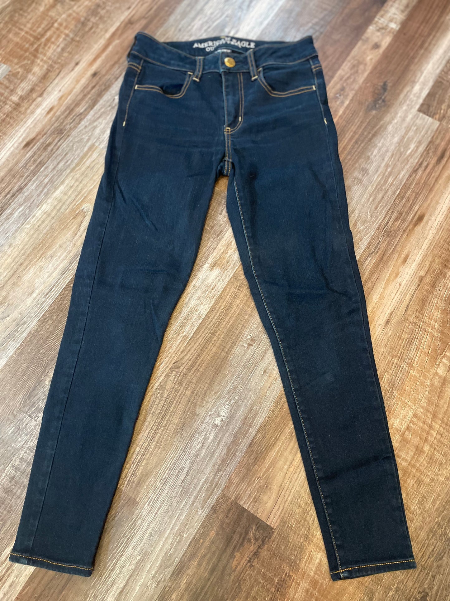 American Eagle Skinny Super Stretch Womens jeans size 4