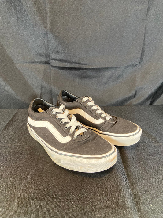 Vans Black & White Lace Up Sneakers Womens size 6