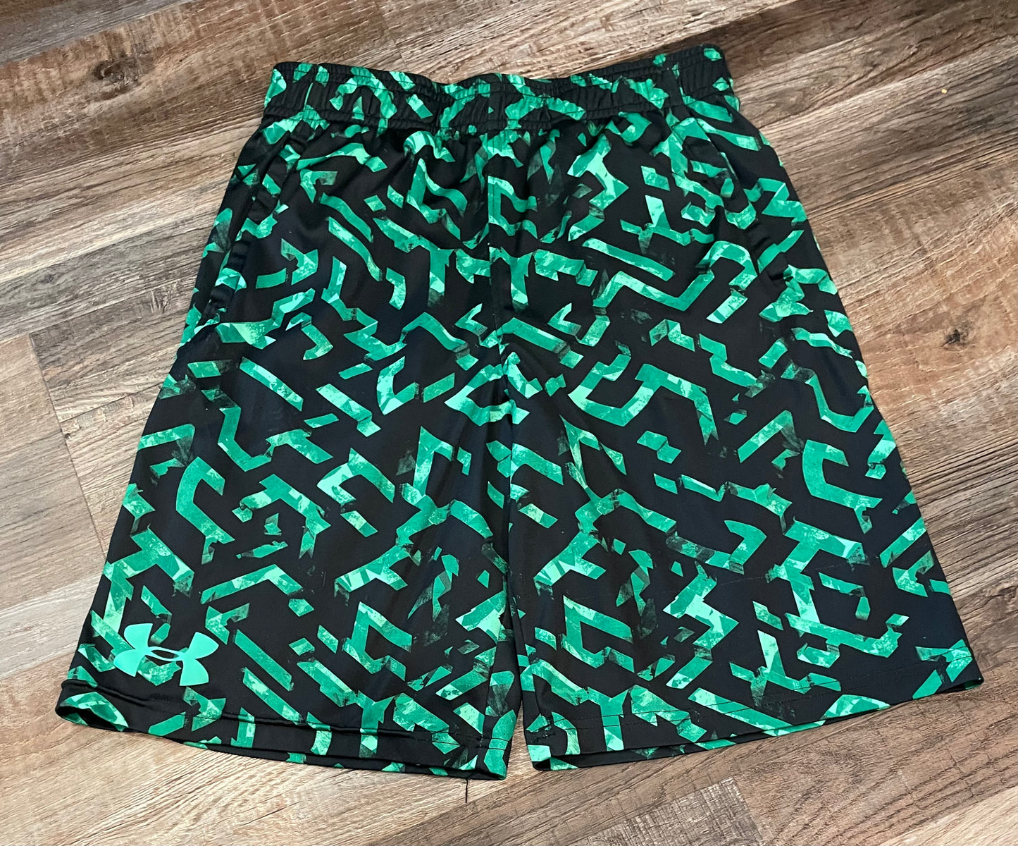 Under Armour Boys Blue & Green Boys athletic Shorts size XLarge