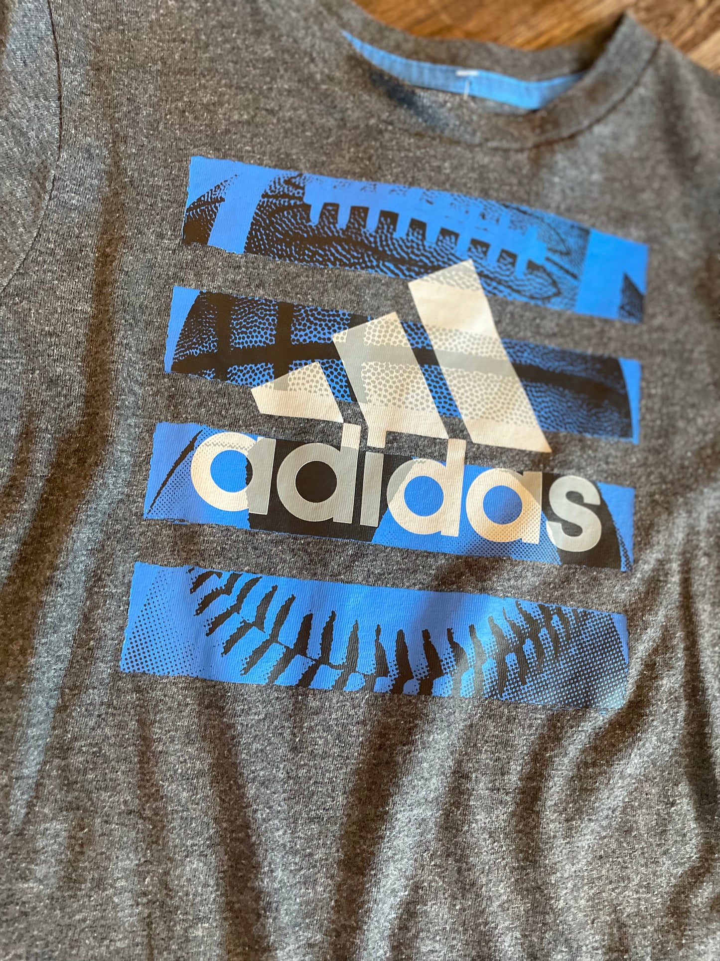 ADIDAS grey w/blue sports logo boys short sleeve size 5