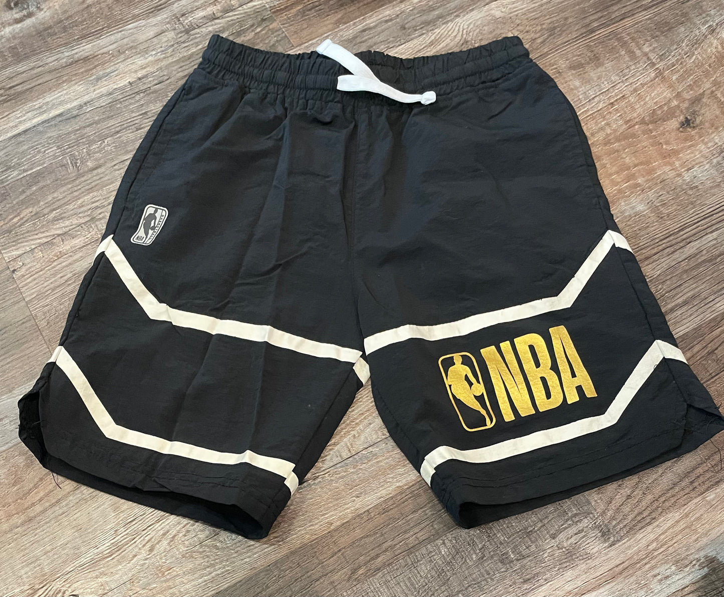 NBA youth athletic shorts Black & white w/ gold Boys size Medium