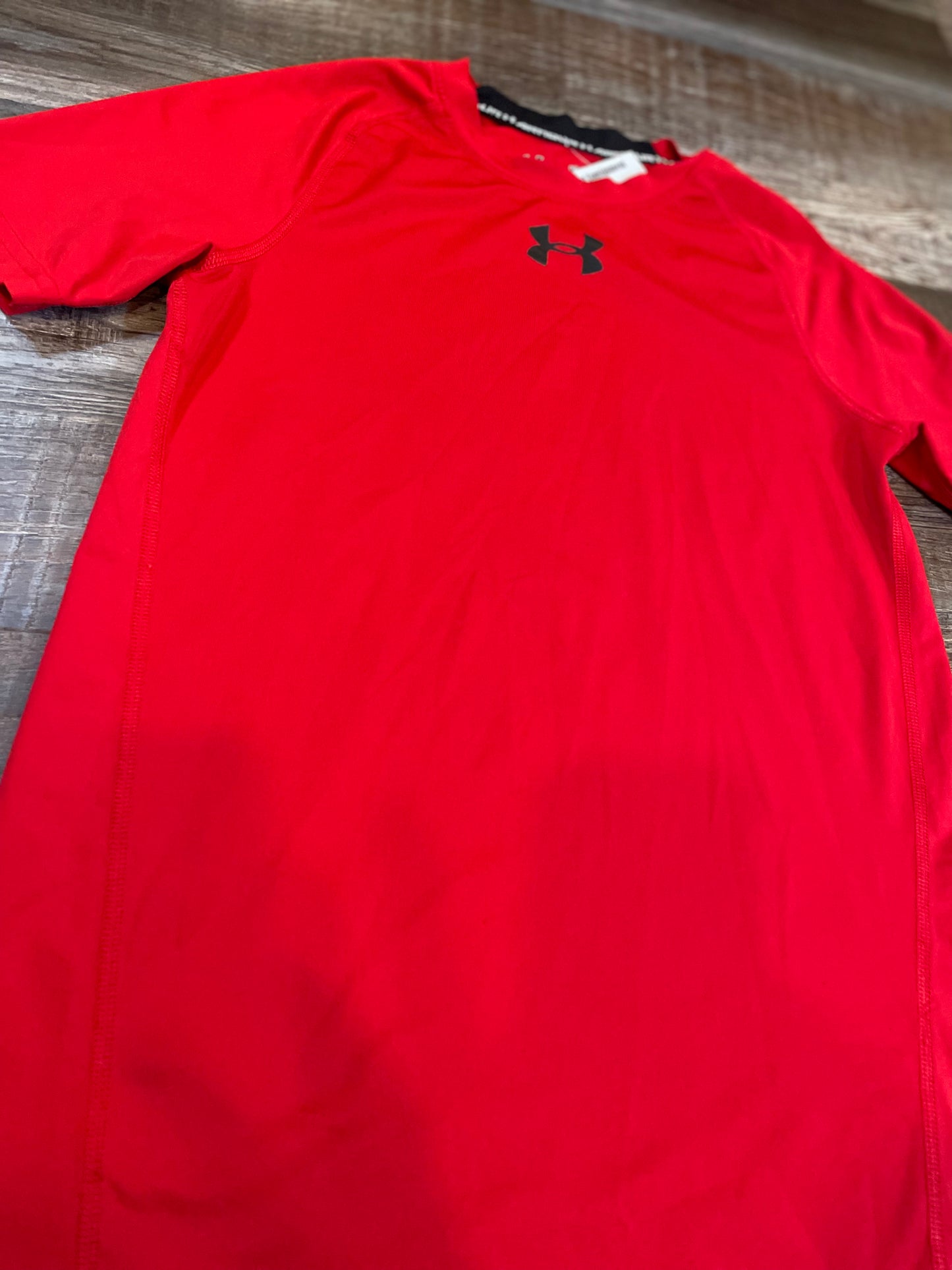 Under Armour Boys Short Sleeve Shirt Size Large