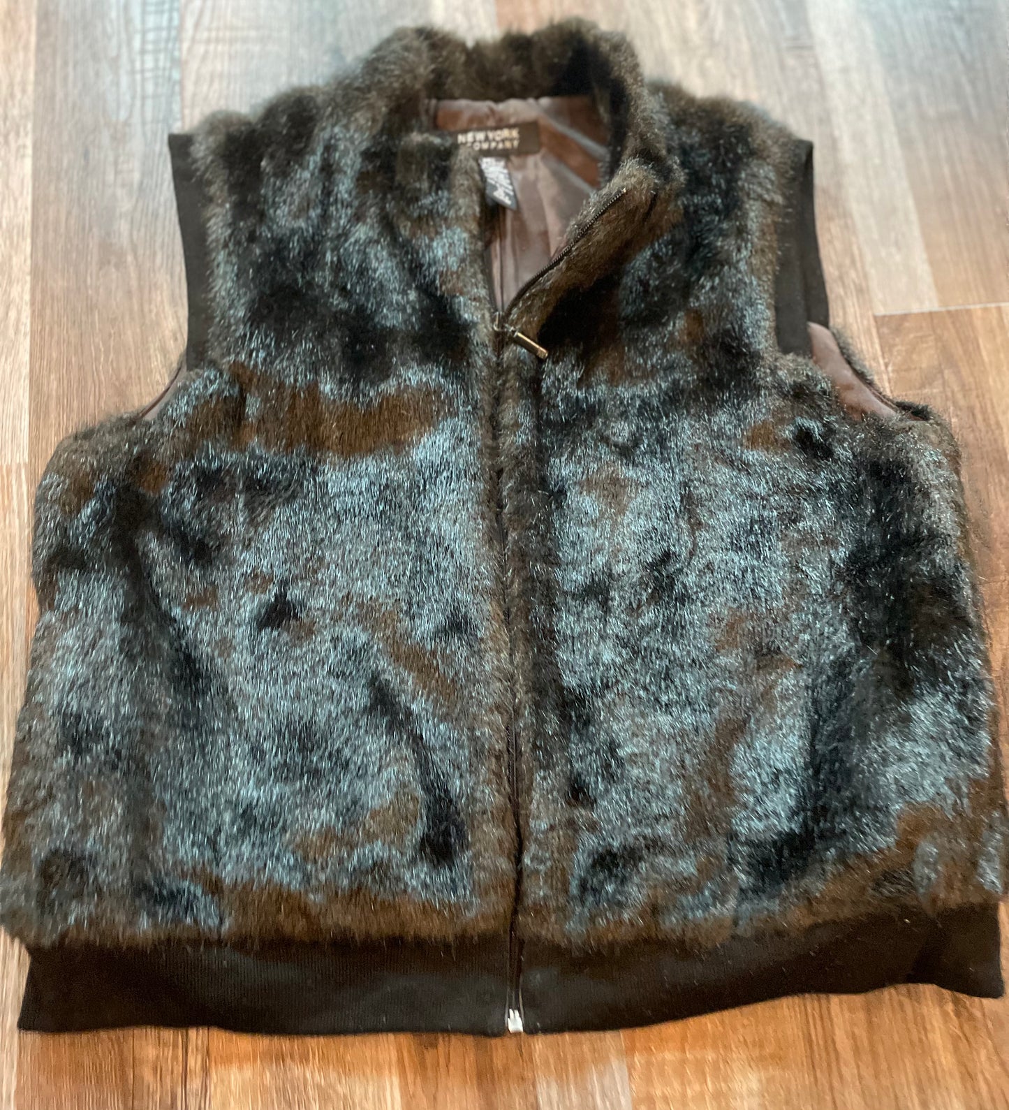 New York & Company Black & Brown Fur Vest Women’s size XLarge