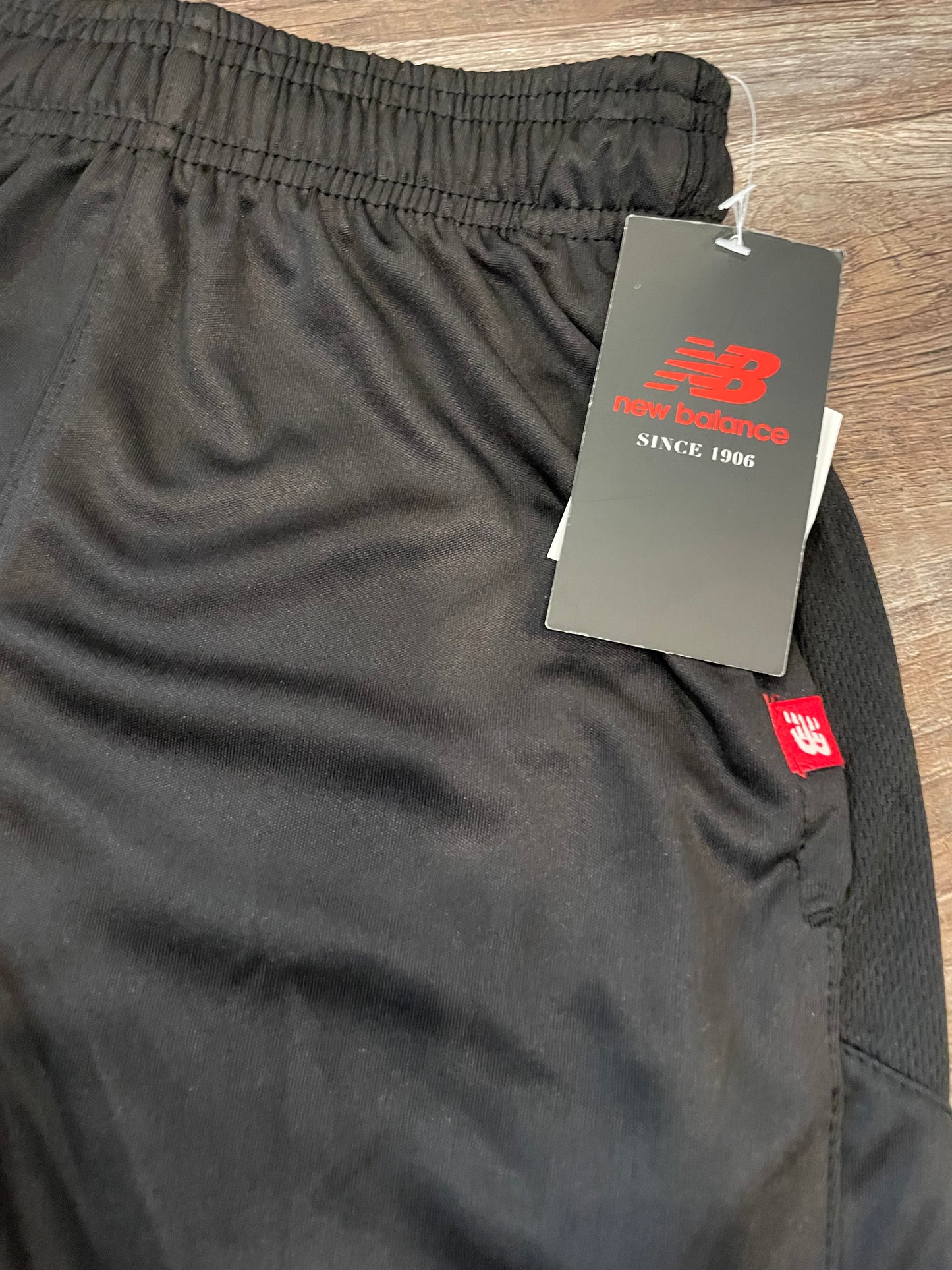 New balance NEW!! Solid Black Shorts Boys size Medium 10/12