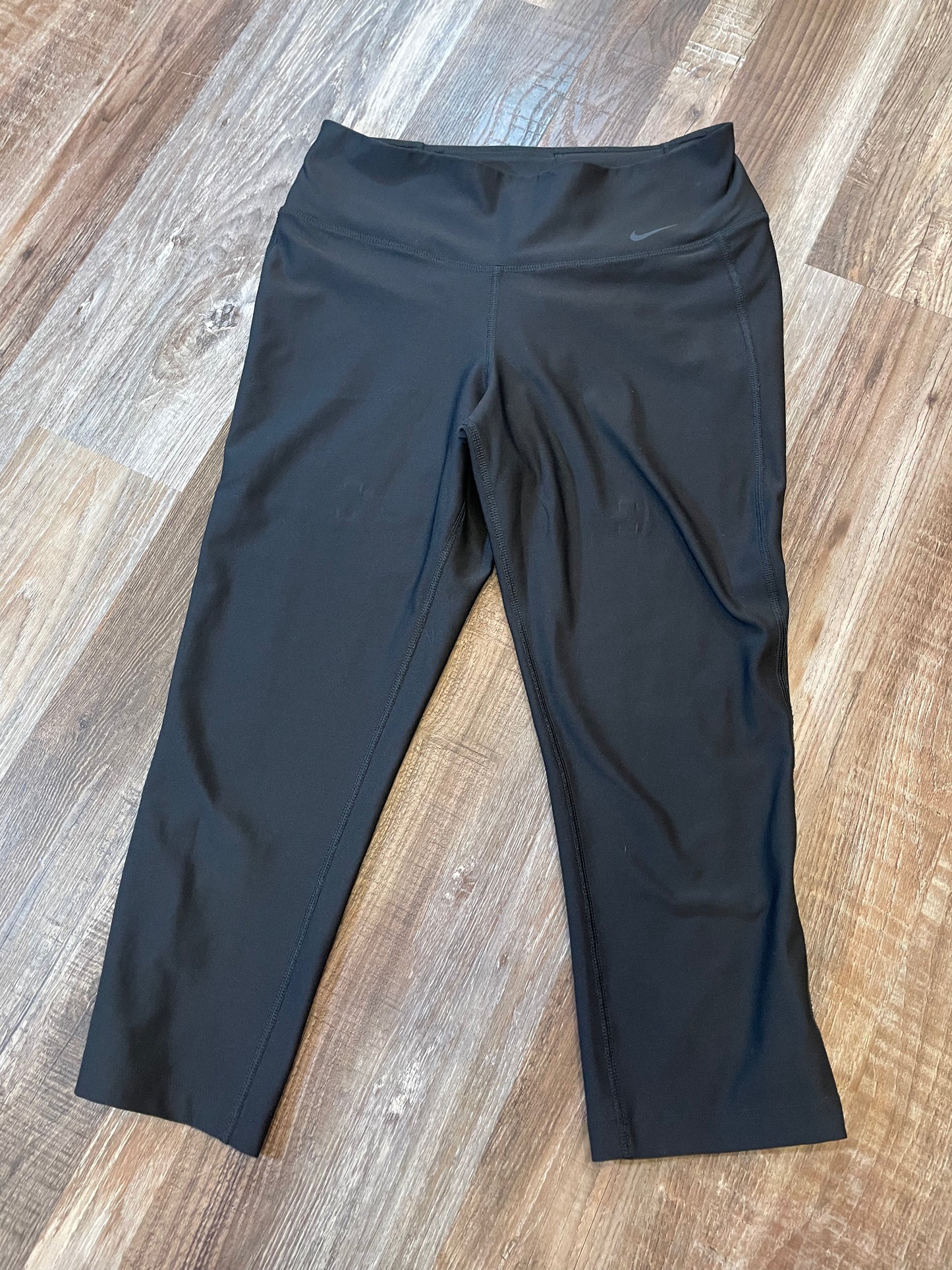 Nike womens black capri pants size small