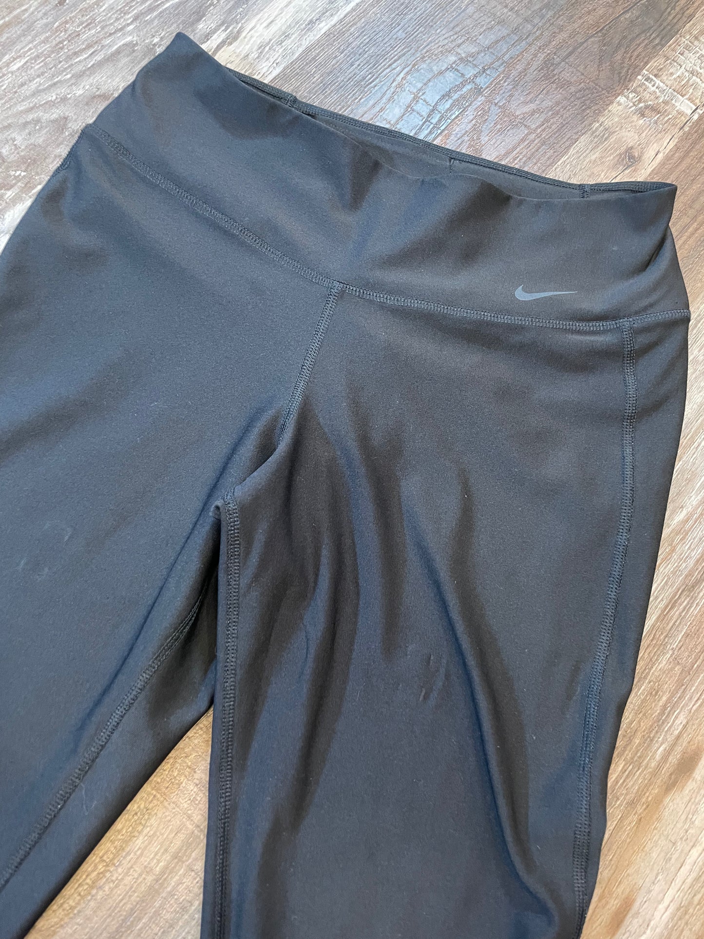 Nike womens black capri pants size small