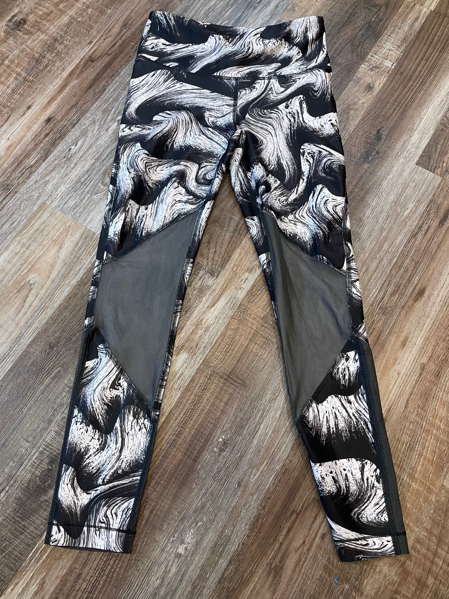 Under Armour HeatGear Black & White Full Length Womens Leggings size small