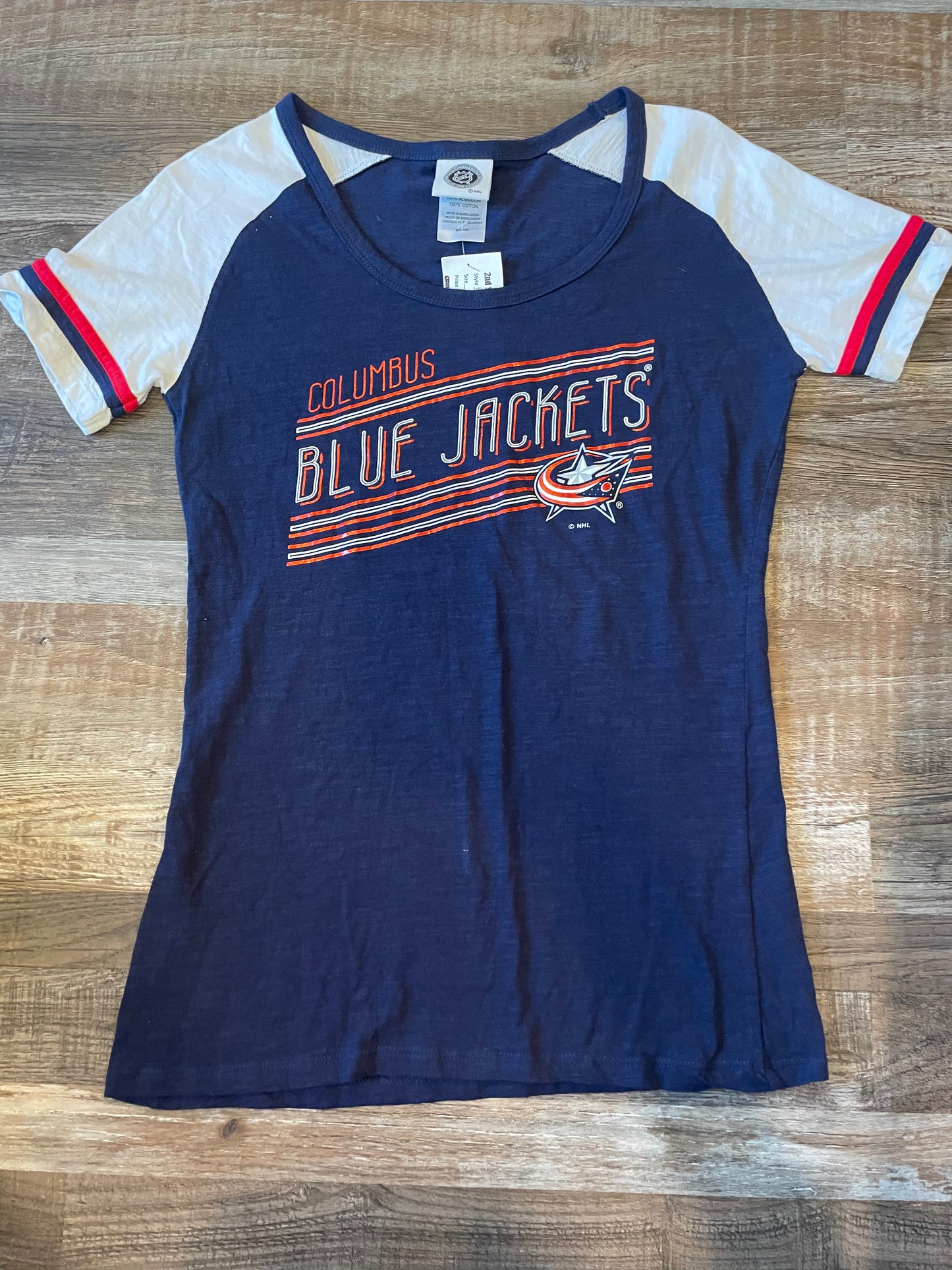 NHL Columbus Blue Jackets women short sleeve shirt size Small