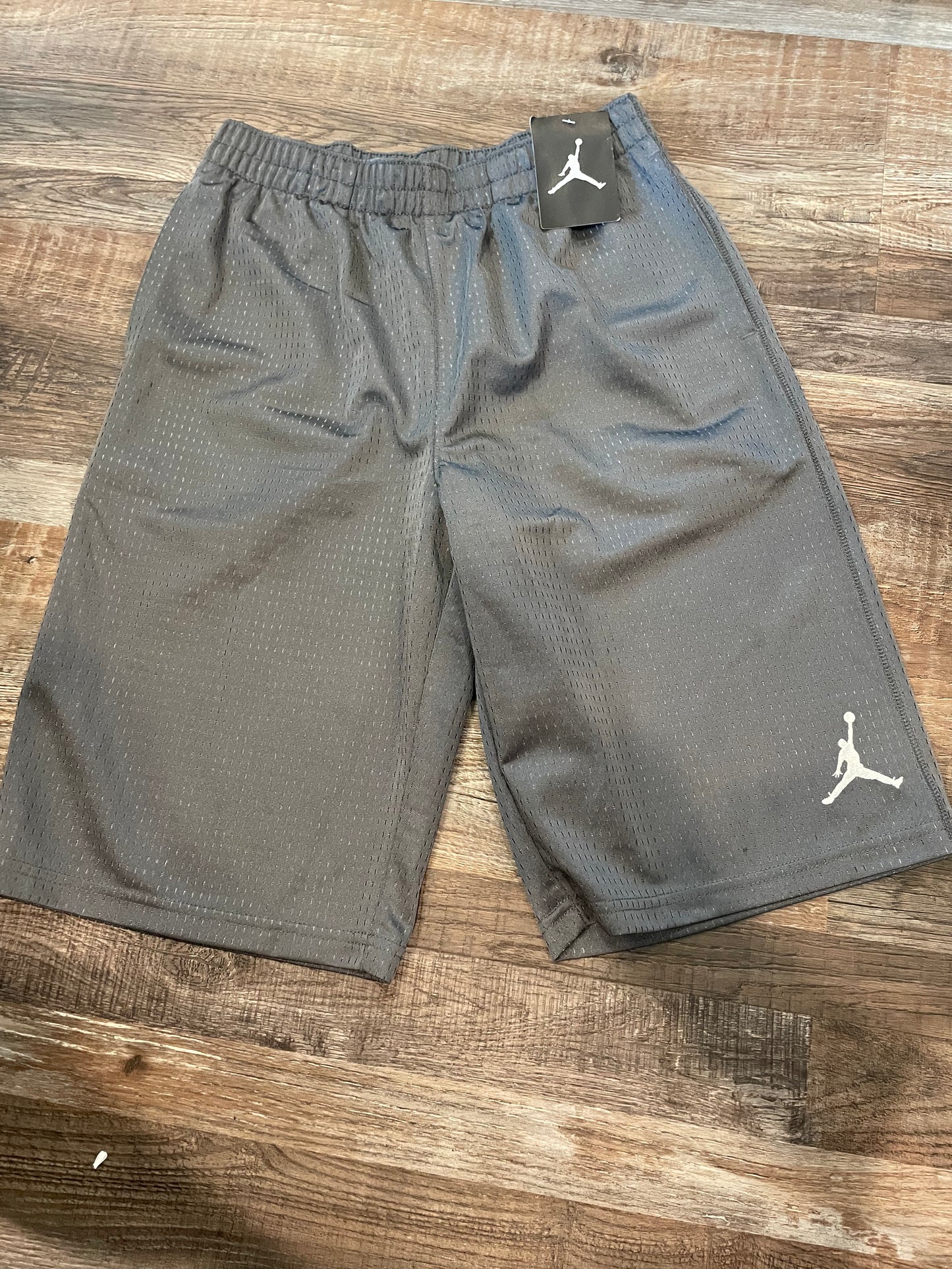 JORDAN NWT Boys Solid Grey athletic Shorts size large