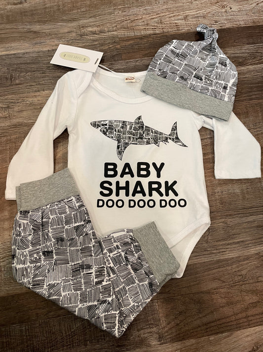 Boutique NEW!!  Infant Baby Shark long sleeve shirt/pants/hat set size 12mtn