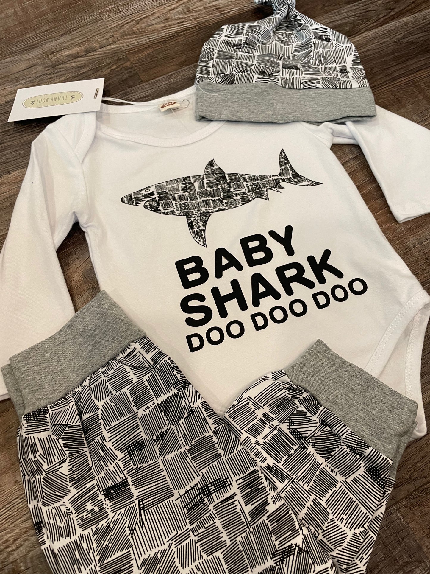 Boutique NEW!!  Infant Baby Shark long sleeve shirt/pants/hat set size 12mtn