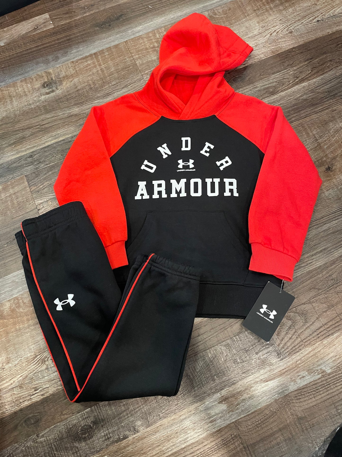 Under Armour NEW!! Black & Red hooded sweatshirt & Jogger Pants set boys size 4